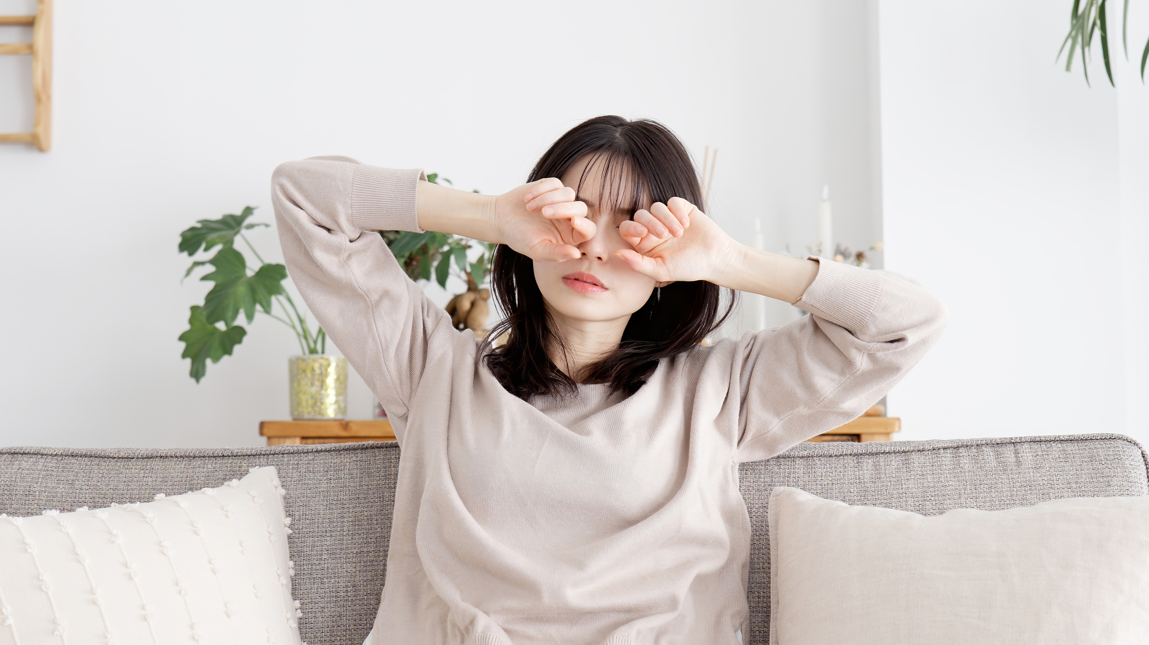 【医師監修】舌下免疫療法は目のかゆみにも効く？治療中の副作用や目薬併用の対処法